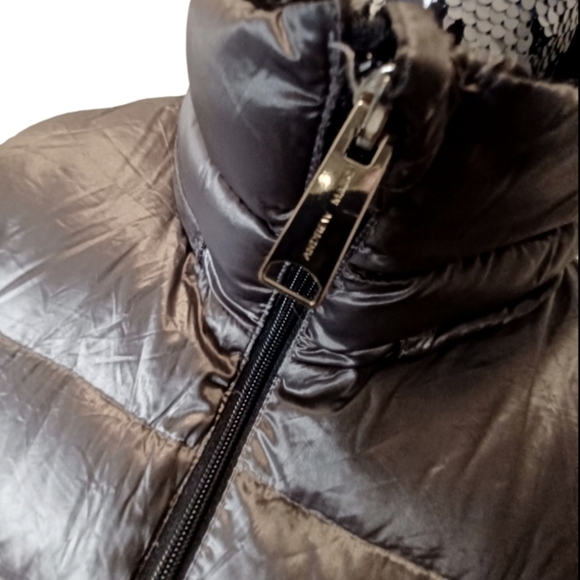 ANDREW Marc Packable Premium Down Jacket - Picture 6 of 15